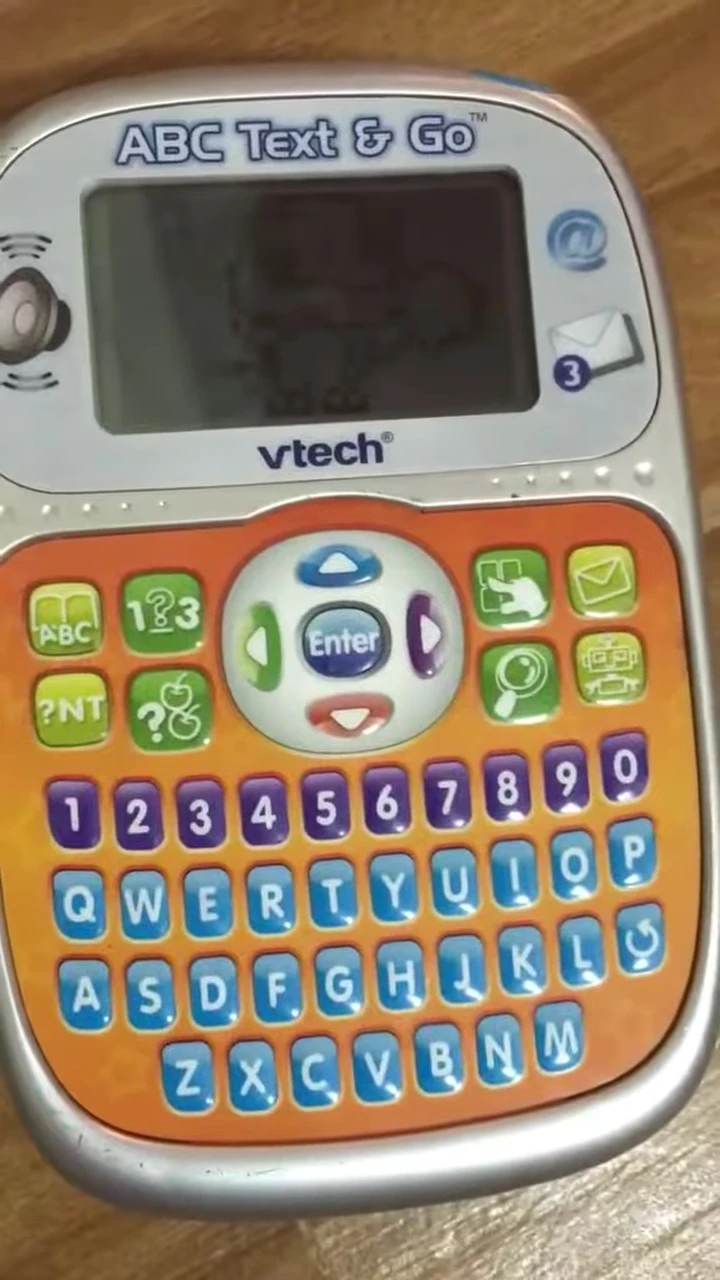 Screenshot showing the toy's use of sound effects during letter matching activity.