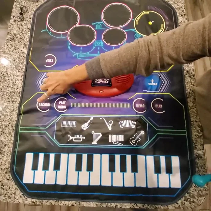 Record and Playback: Use the record function to capture your performance, then playback to listen to it. Erase recordings by pressing record again.