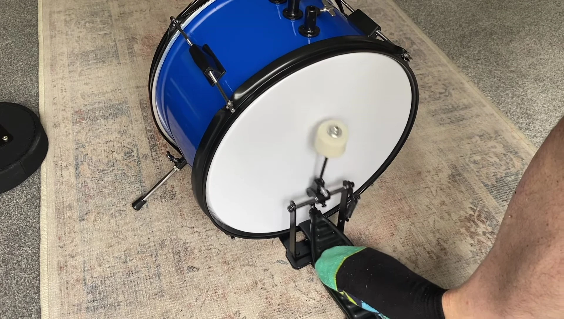 Testing the sound of the bass drum