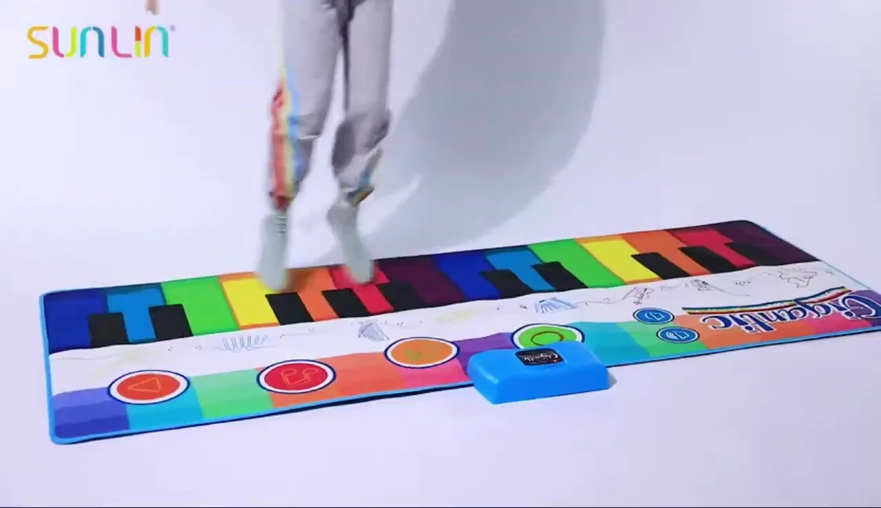 Showcasing the mat's size and play modes
