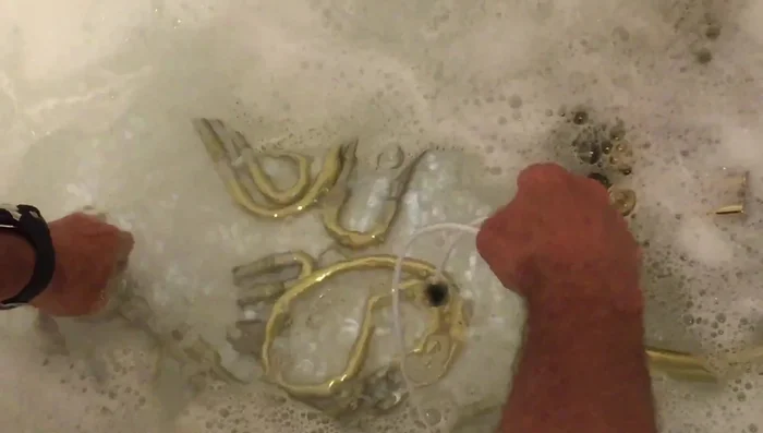 Clean the main body tubes thoroughly.