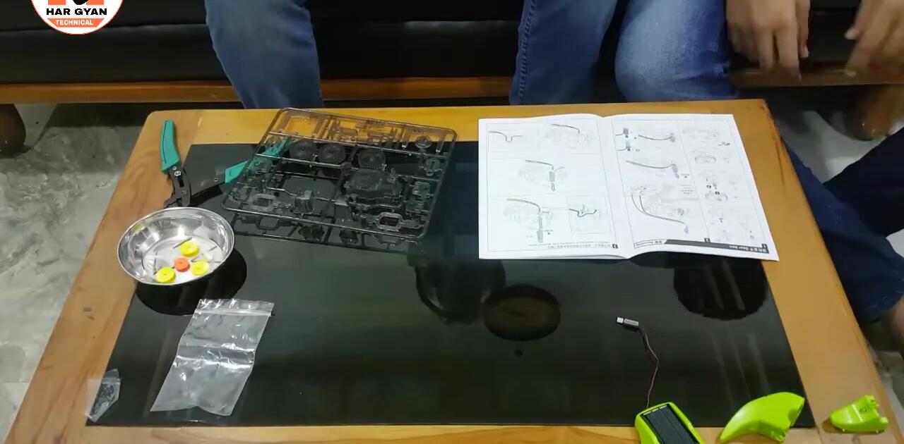 The completed dinosaur model