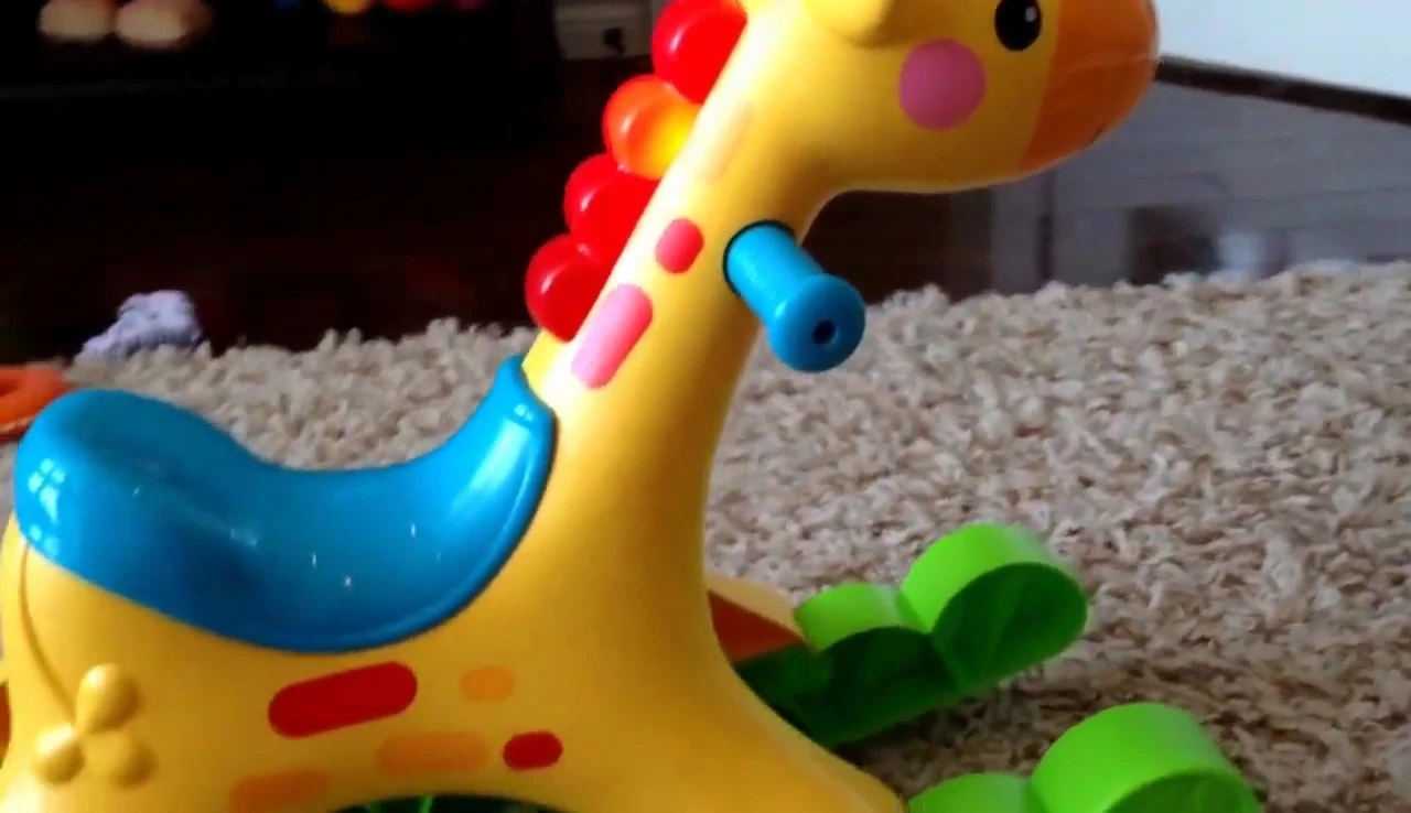 A full shot of the Rockin' Tunes Giraffe.