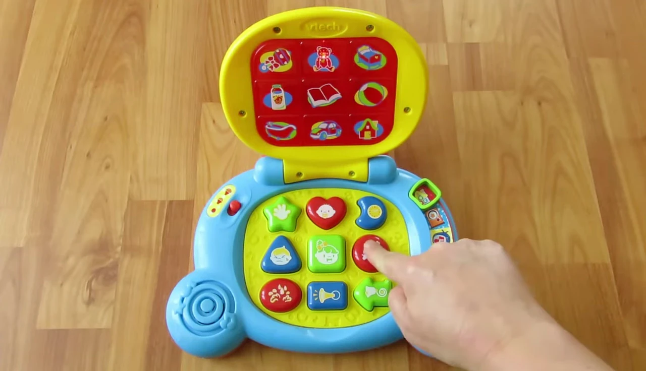 Screenshot showing the laptop displaying a circle