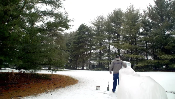 Initial lift (using fire): Use pine fatwood fire starters in a metal bucket to heat the air inside the tube and achieve initial lift.