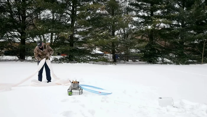 Transition to solar power: Once aloft, the black soot from the fire should absorb sunlight, providing continued lift.