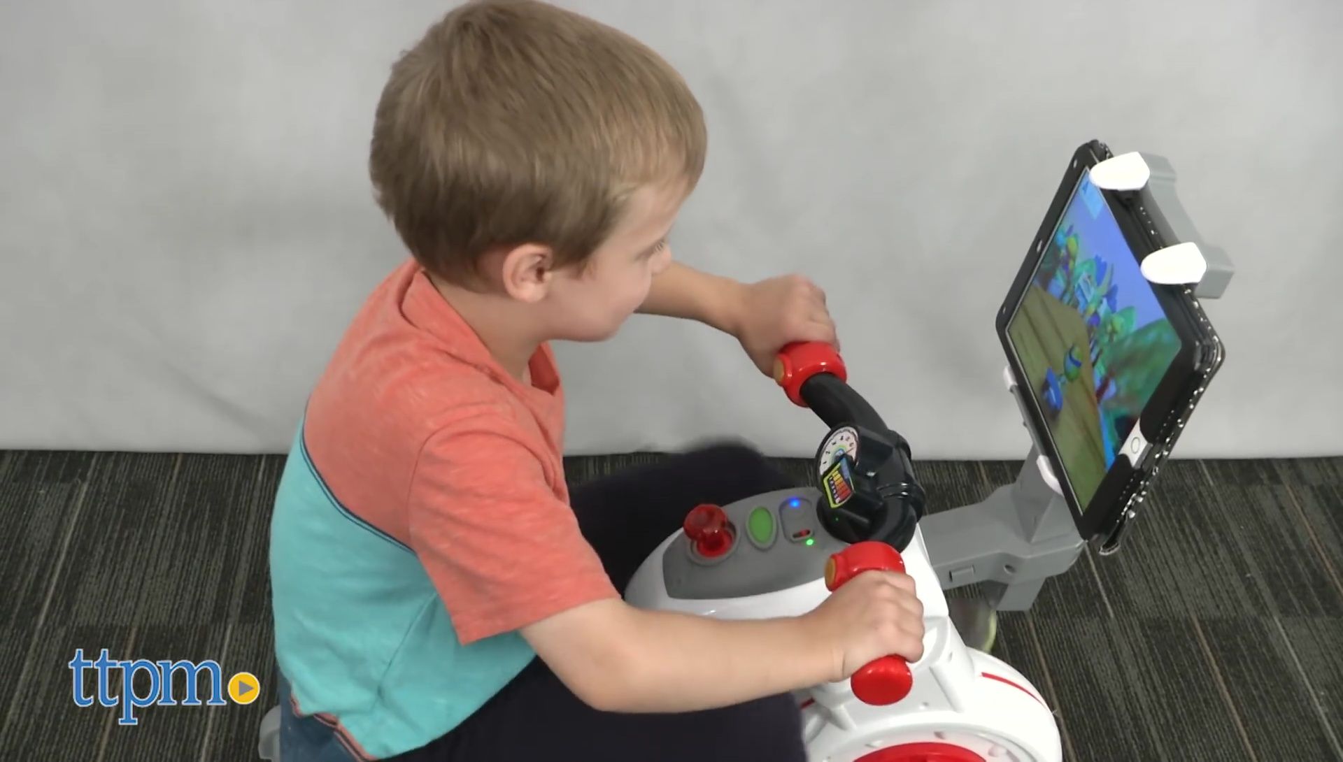 Screenshot depicting the correlation between pedaling speed and in-game action.