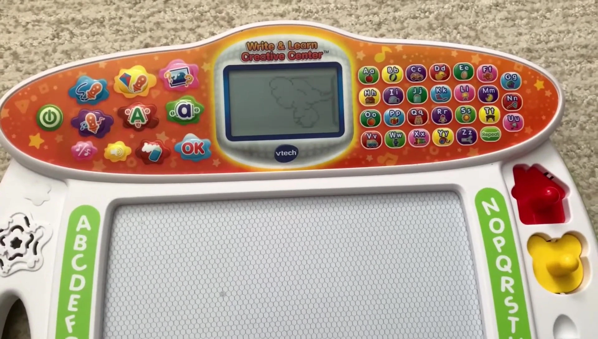Screen displaying the step-by-step drawing instruction for the letter 'E'.