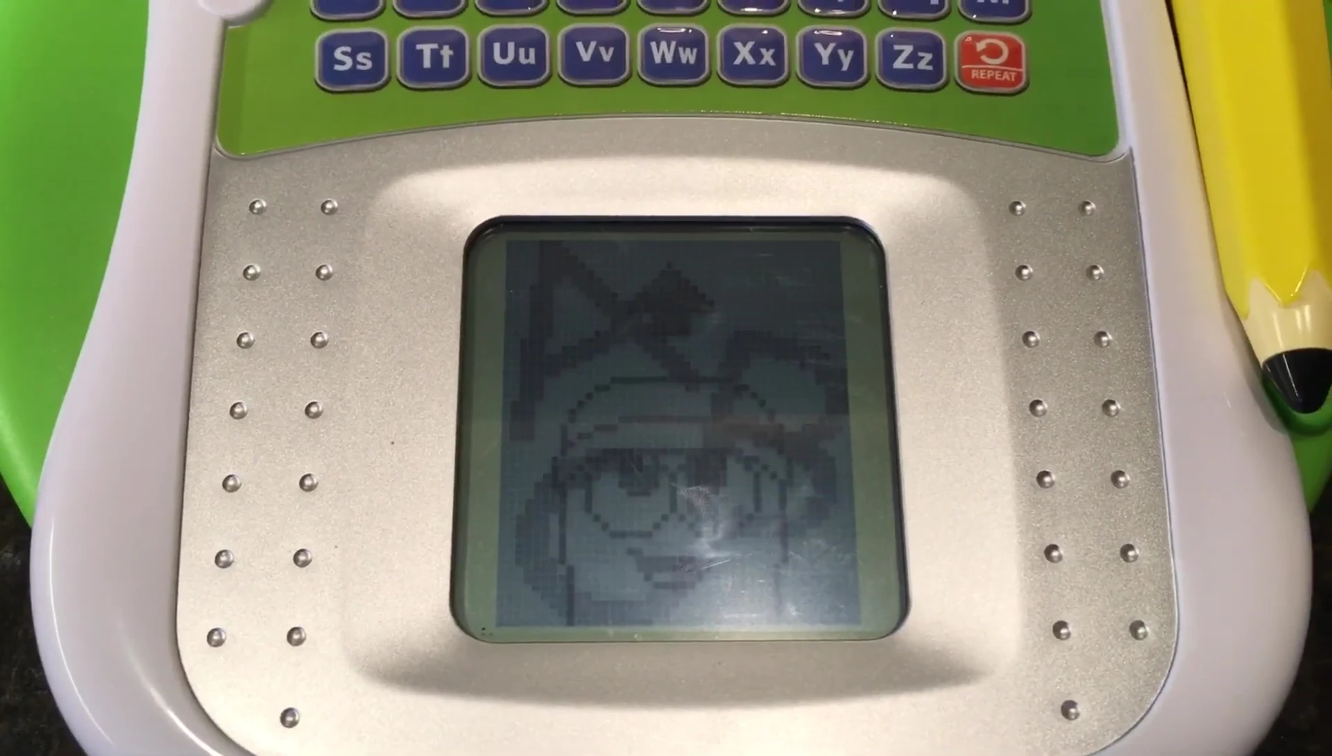 Screenshot of the uppercase letter writing activity.