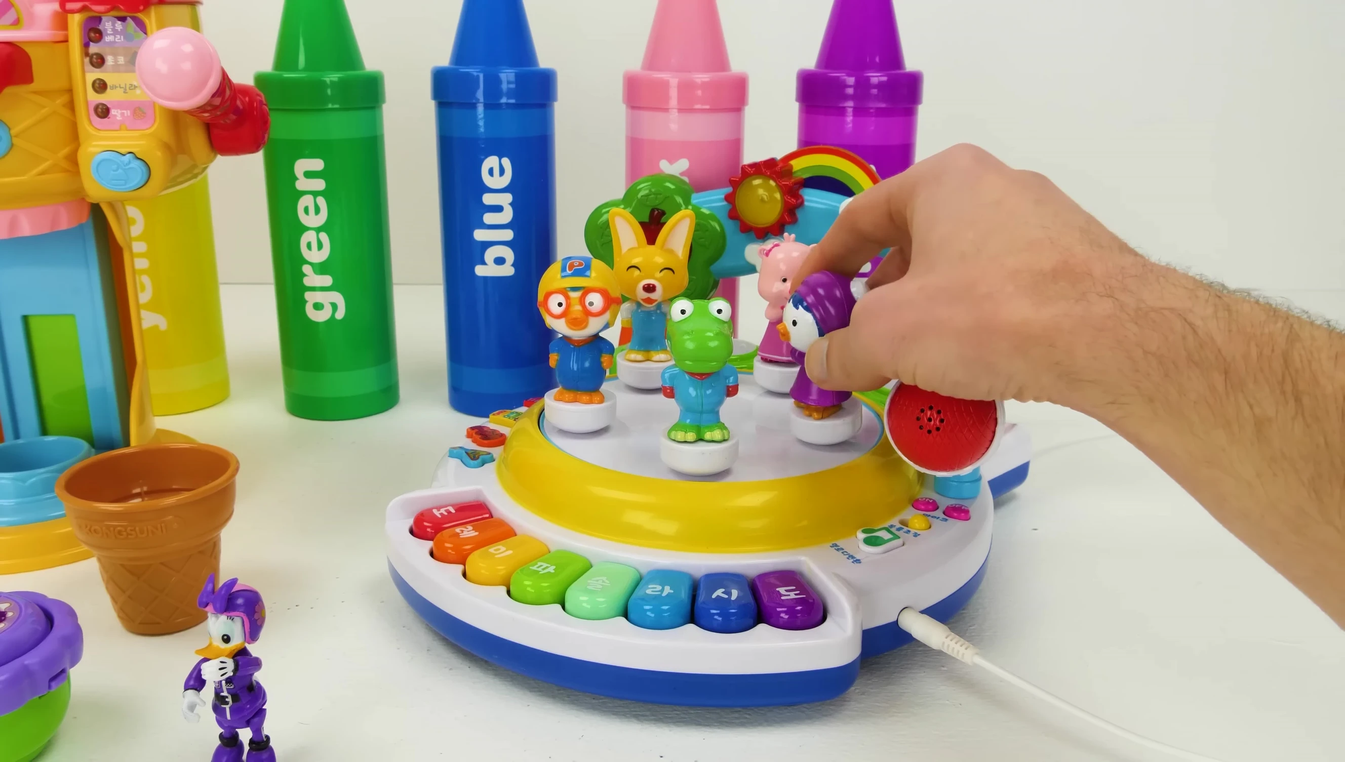 Petty and Musical Toy