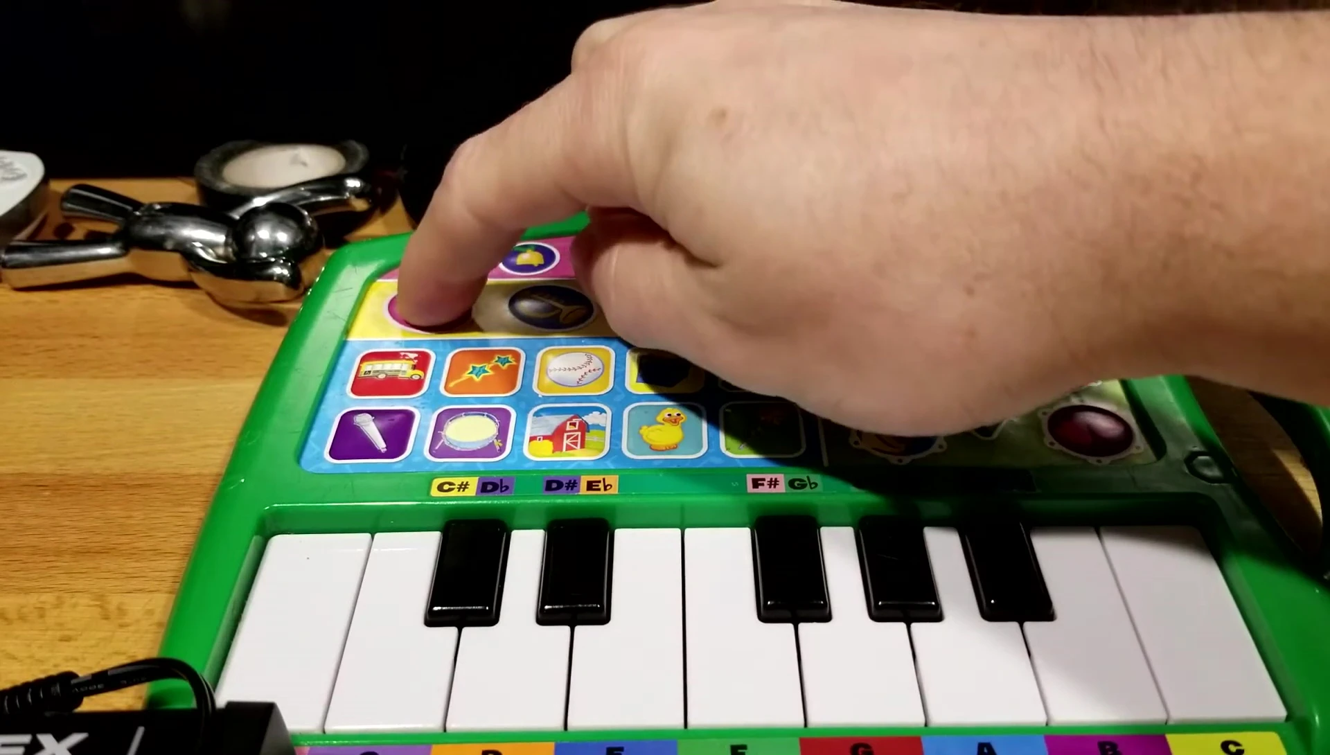A screen showcasing the different instrument sounds being played.