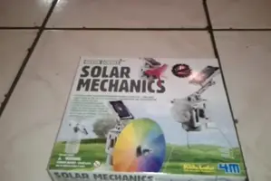 Solar Mechanics Kit Review: Fun Christmas Gift for Gadget Lovers