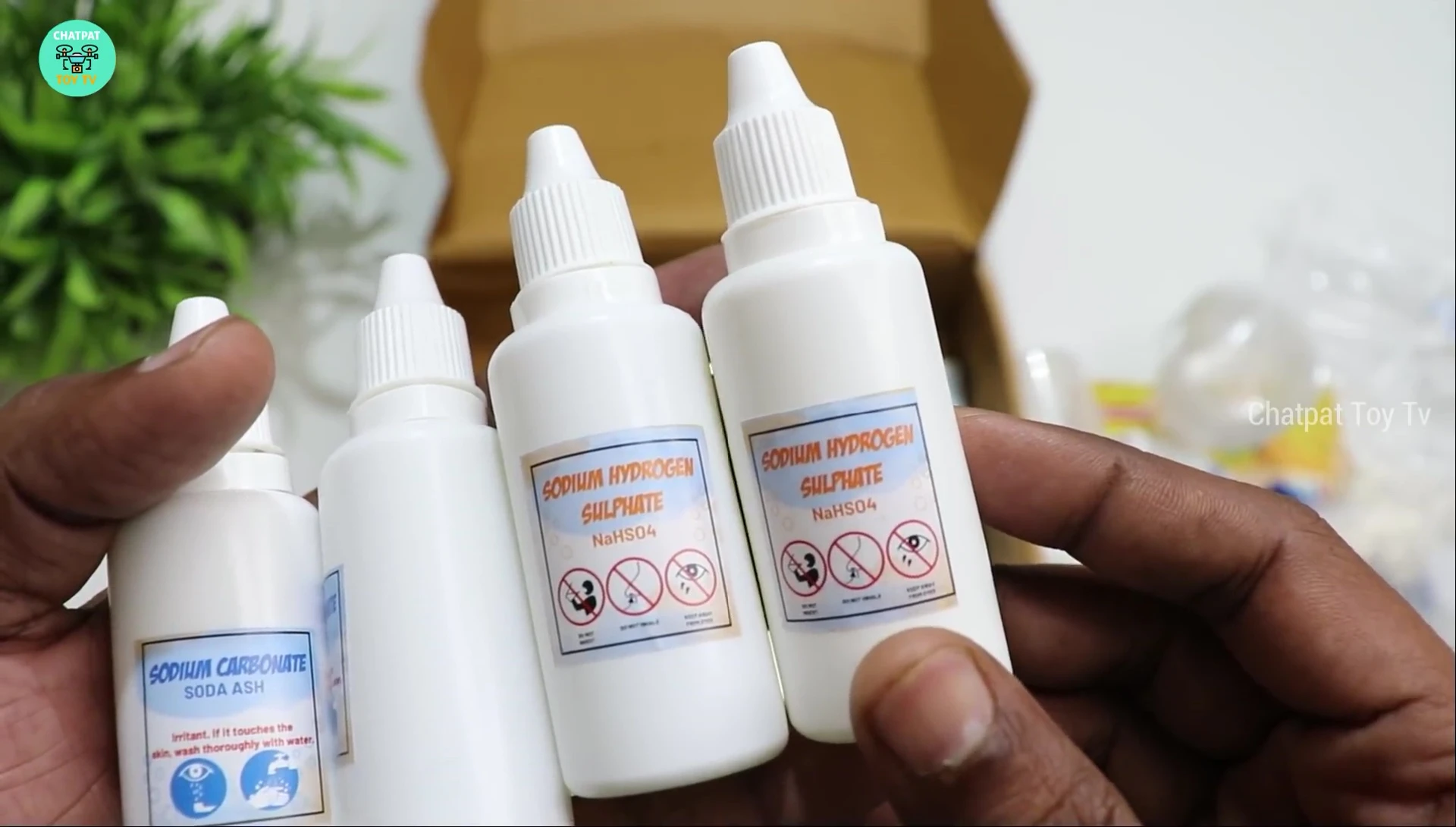 Sodium hydrogen sulphate and sodium carbonate containers