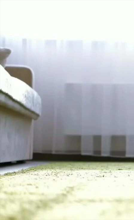 Image depicting the action of kicking.