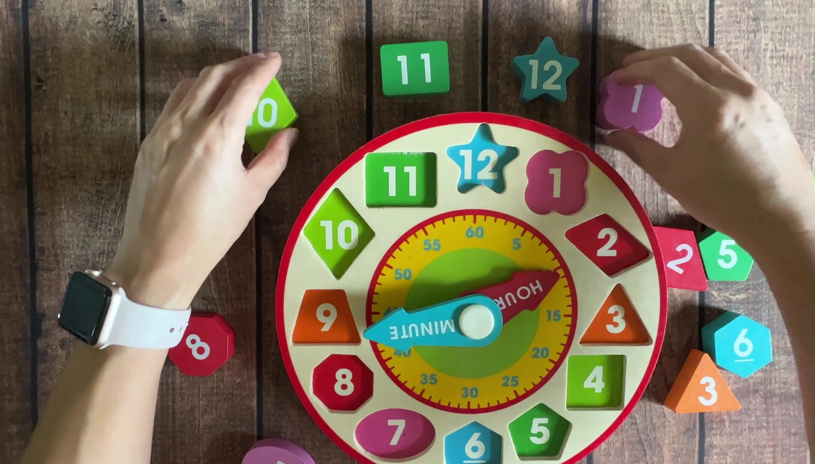 The reviewer summarizing the positive aspects of the clock.