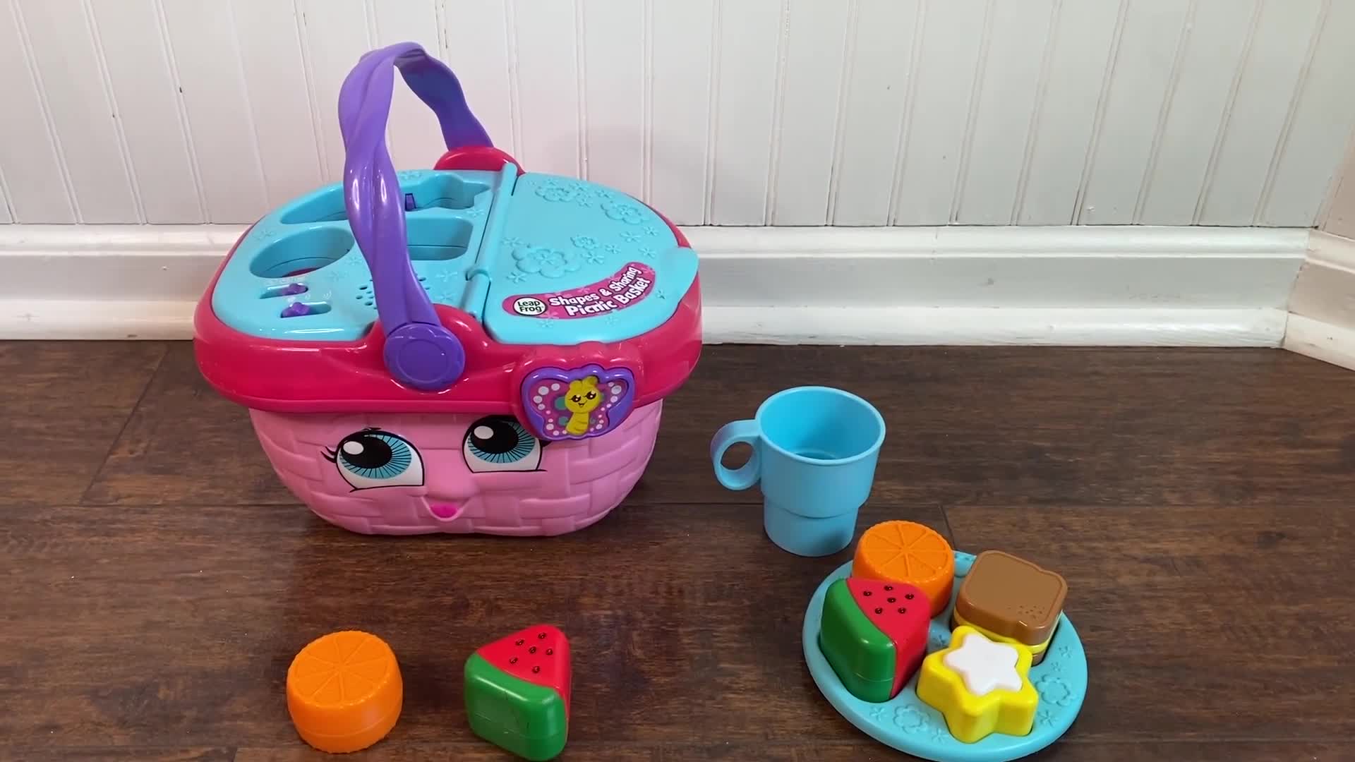 Close-up of the Leapfrog Shape and Share Picnic Basket