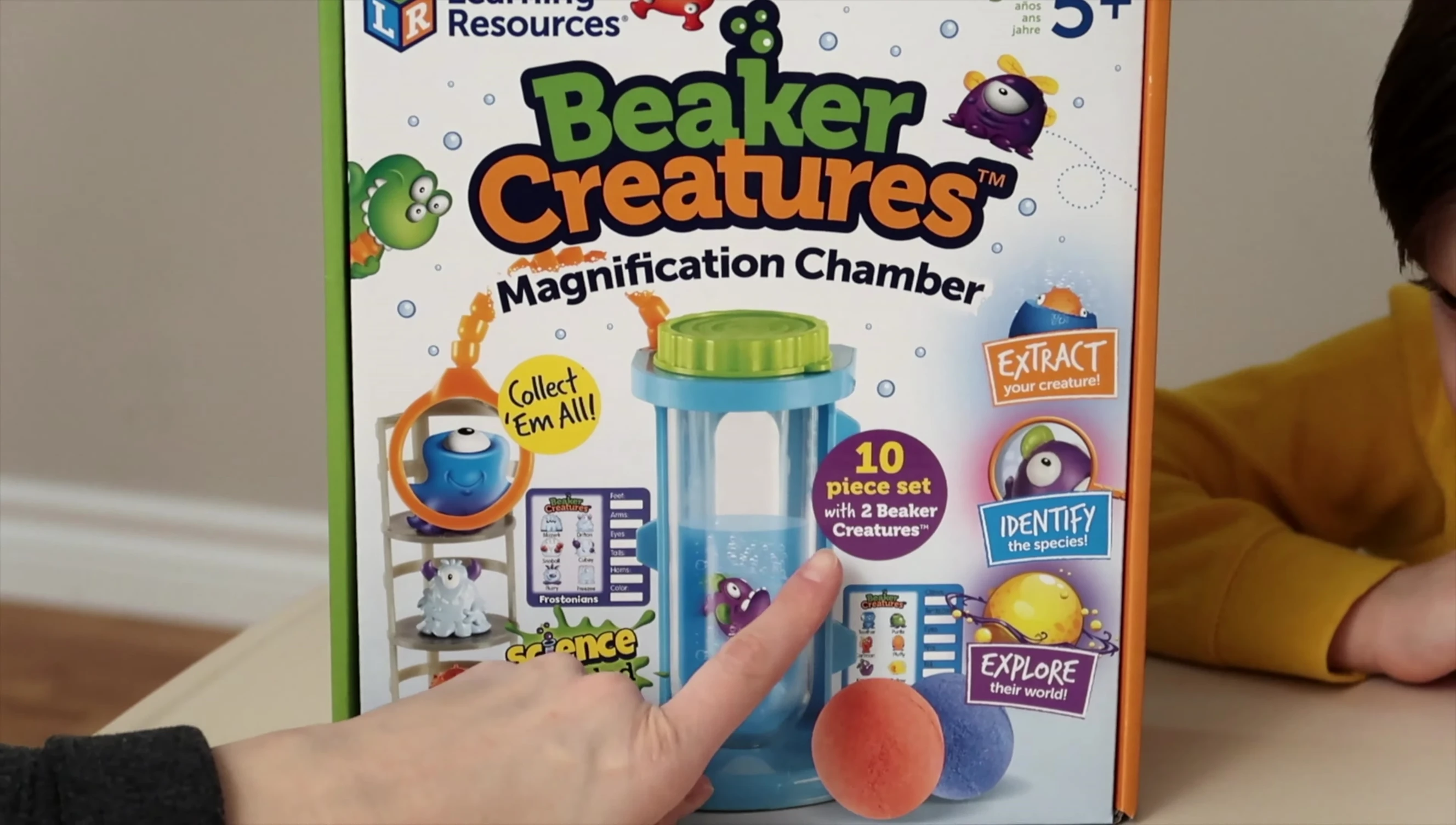 The 10-piece set, showing the larger creatures and smaller capsules.