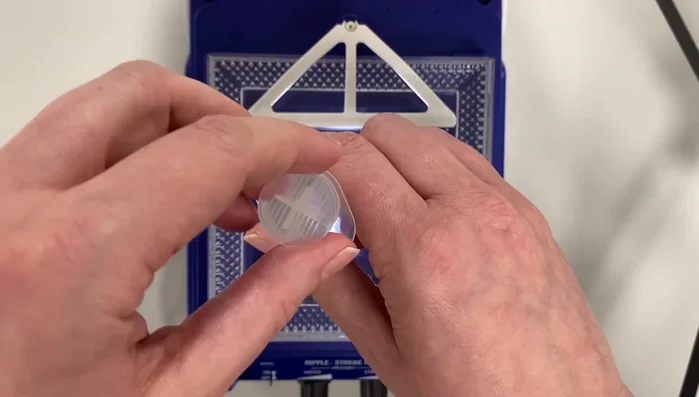 Carefully adjust the water level; avoid creating dry spots on the wedge.