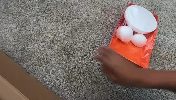 Match the foam balls to the planets shown on the included poster.