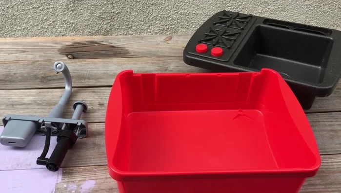 Cut the tube connecting the manual pump, as it's glued on.