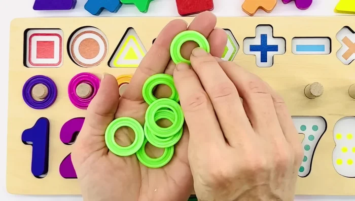 Count six green rings.