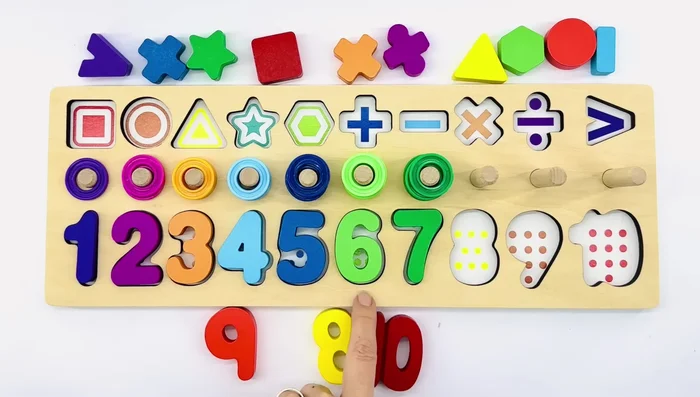 Count eight yellow rings.