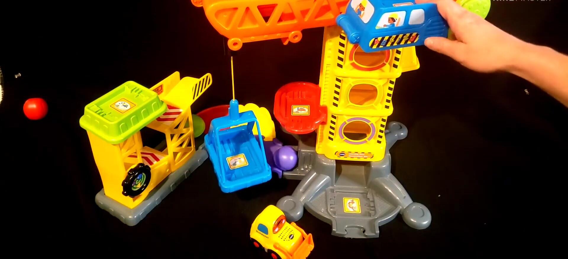 A wide shot of the Learning Zone Construction Set, showcasing its size.