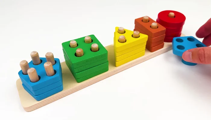 Match the pieces to the number five.