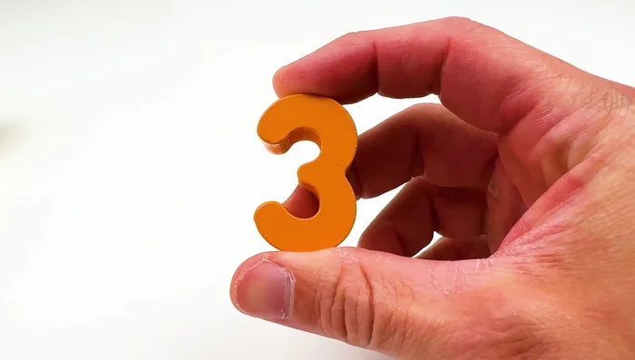 Match the pieces to the number four.