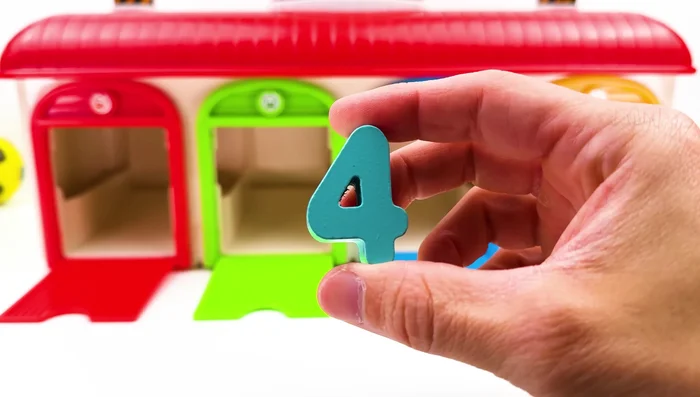 Match the pieces to the number five.